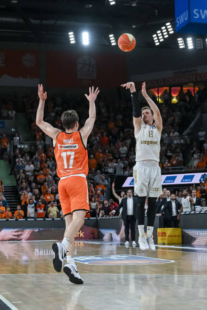 角逐欧洲足 角逐欧洲足