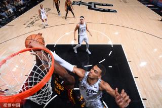 禁区内触球 禁区内触球