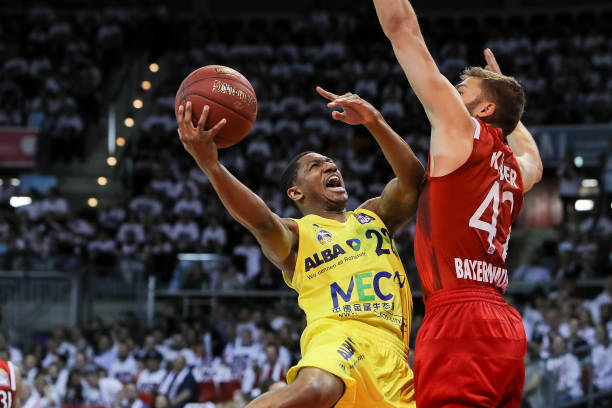 篮坛的巨星 篮坛的巨星